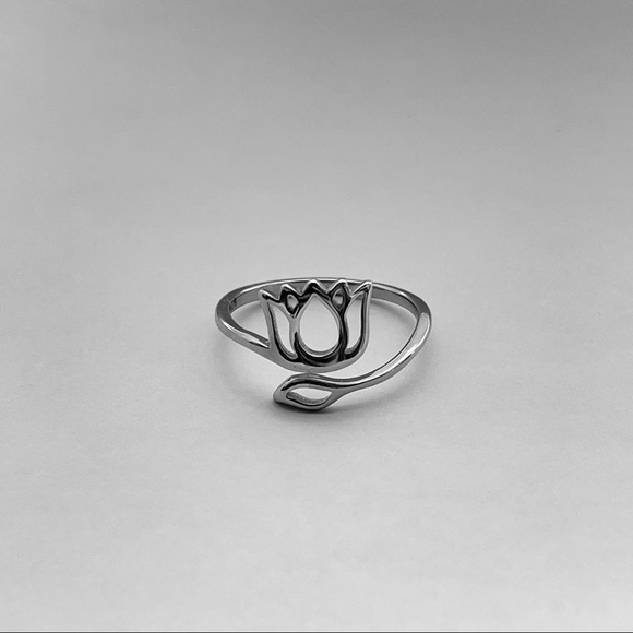Sterling silver lotus ring, lotus flower ring, flower ring, silver lotus ring - Picture 5 of 11